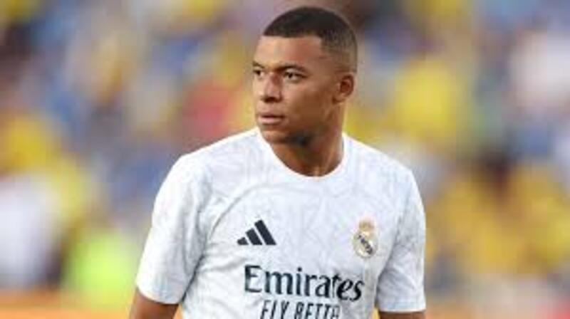 Cầu Thủ Bóng Đá Là Gì? Top 5 Cầu Thủ Nổi Tiếng Nhất Hiện Nay 4 cau thu da bong Kylian Mbappe